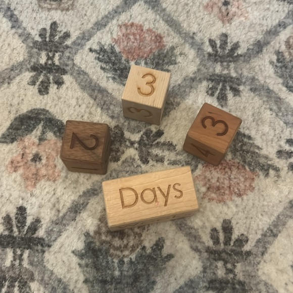 Little Sapling Toys wooden block milestone prop - Picture 2 of 3